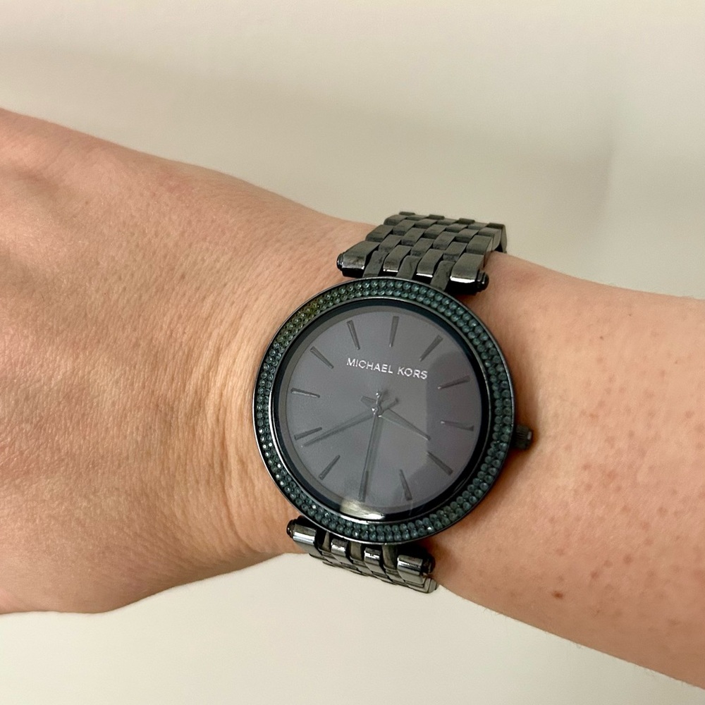 Michael Kors Navy Blue Watch - Picture 4 of 5